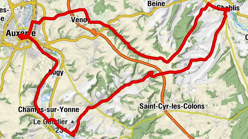 Derriere La Tour du Roy - Collégiale Saint-Martin - Église Saint-Pierre - Chablis