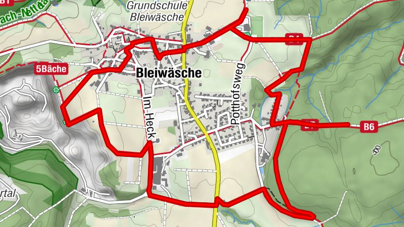 Skulpturen am Wegesrand in Bleiwäsche - Bad Wünnenberg