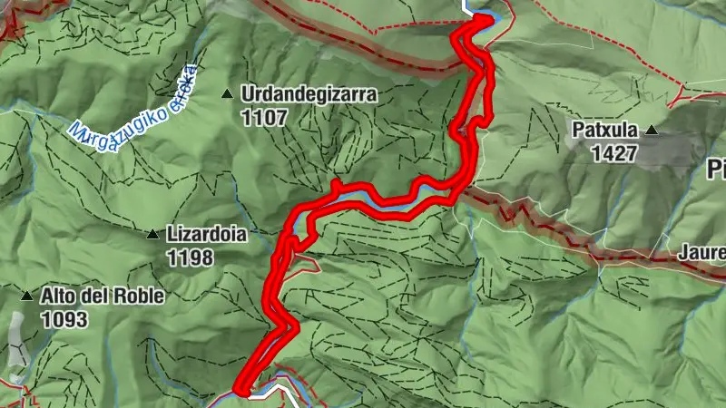 Ochagavía/Otsagabia - Itsuosin / Cascada del Cubo - Iratiko etxeak - Iratiko Etxeak / Casas de Irati
