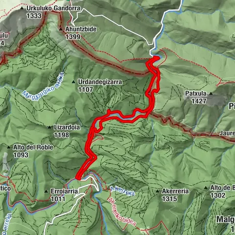Ochagavía/Otsagabia - Itsuosin / Cascada del Cubo - Iratiko etxeak - Iratiko Etxeak / Casas de Irati