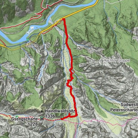 Haindlkarhütte mitten im Felsgebirge